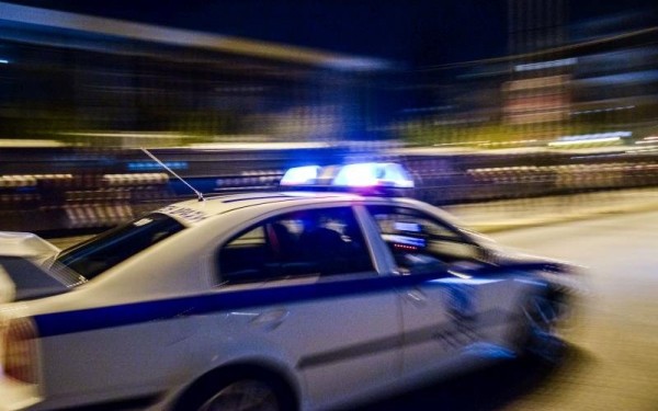 Ημαθία: Κάτοικοι βγήκαν στον δρόμο για να γυρίσουν βίντεο κλιπ, κρατώντας όπλα