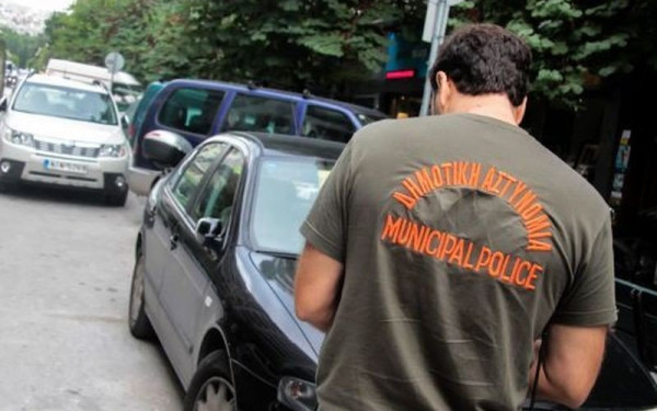  Θεσσαλονίκη: Εξύβριση, χειρονομίες και απειλές δέχονται καθημερινά οι δημοτικοί αστυνομικοί για τις κλήσεις που κόβουν 