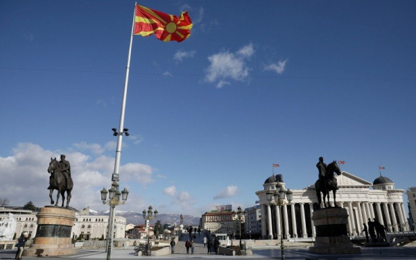 Βιβλία χωρίς μακεδονικά σύμβολα ζητά από την ΠΓΔΜ η ελληνική πλευρά