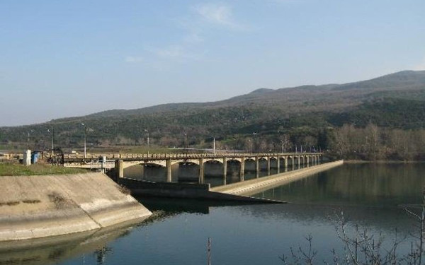 Βέροια: «Eπέπλεε στο νερό μπρούμυτα, είχε σημάδια» - Συγκλονίζει η περιγραφή του αστυνομικού που βρήκε το βρέφος (βίντεο)