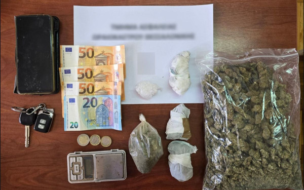 Θεσσαλονίκη: Είχε τα ναρκωτικά κρυμμένα πίσω από τους αεραγωγούς στο ταμπλό του οχήματος (φωτ.)