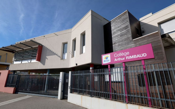 Σοκ στη Γαλλία: Σε κώμα 14χρονη μαθήτρια - Ξυλοκοπήθηκε άγρια από ανήλικους έξω από το σχολείο της