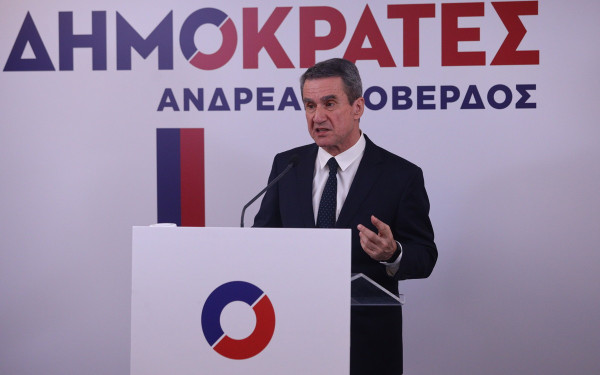Α. Λοβέρδος: Λυπηρό που δεν αναγράφεται η αιτία θανάτου των τριών ηρώων των Ιμίων