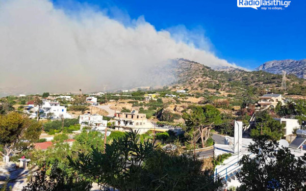Φωτιά στην Ιεράπετρα: Στους 4 οι τραυματίες - Ενισχύονται συνεχώς οι δυνάμεις της Πυροσβεστικής