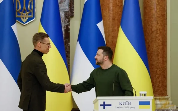 Υπογραφή δεκαετούς συμφωνίας ασφαλείας και συνεργασίας ανάμεσα σε Ελσίνκι και Κίεβο