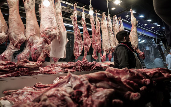 Στις περυσινές τιμές ο πασχαλινός οβελίας - «Ταβάνι» τα 14 ευρώ ανά κιλό λέει ο πρόεδρος της ΠΟΚΚ