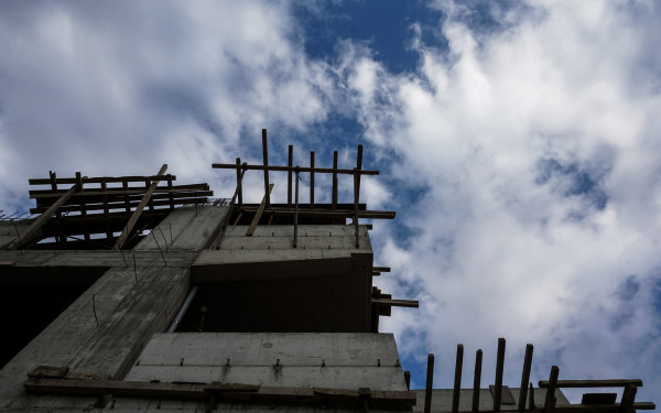 Στα «όπλα» οι δήμοι για το bonus στα ύψη των κτιρίων