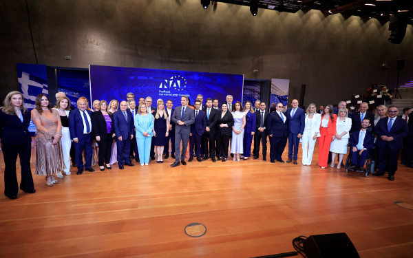 ΝΔ: Μια ευρωλίστα που πέρασε από σαράντα κύματα