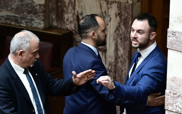 Κατηγορία για κακούργημα στον Φλώρο για την επίθεση στον Γραμμένο - Θα κρατηθεί ως την απολογία του