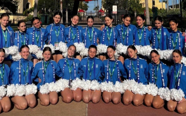 Θερμή υποδοχή στην Εθνική ομάδα cheerleading (φωτ.)