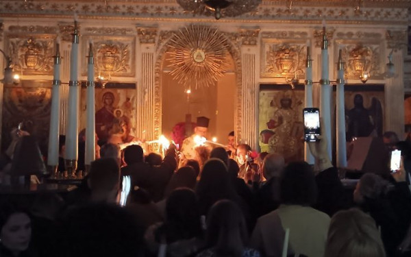 Κωνσταντινούπολη: Η αναστάσιμη καμπάνα ήχησε μετά 30 χρόνια στην Παναγία Μπαλινού