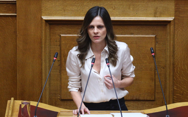 Παραιτήθηκε η Έφη Αχτσιόγλου από βουλεύτρια