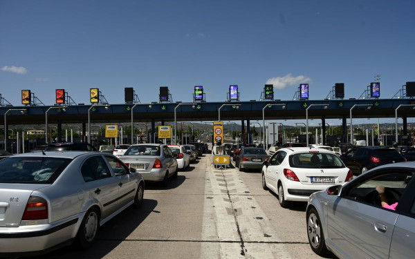 Όπου φύγει φύγει οι εκδρομείς του Πάσχα - Πάνω από 18.000 οχήματα αναχώρησαν χθες από τη Θεσσαλονίκη (βίντεο)