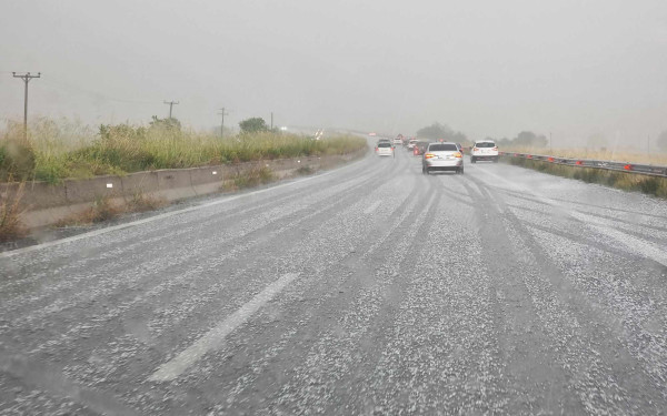 Έντονη χαλαζόπτωση στην Ροδόπη: Άσπρισε η Εγνατία Οδός - Δείτε φωτογραφίες