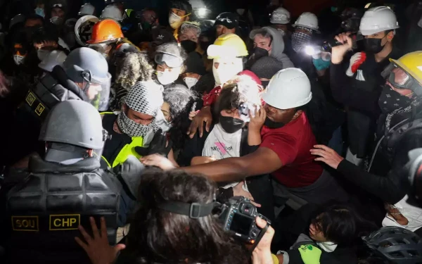 ΗΠΑ: Νέα επέμβαση της αστυνομίας στο UCLA εναντίον φιλοπαλαιστινίων διαδηλωτών (βίντεο, φωτ.)