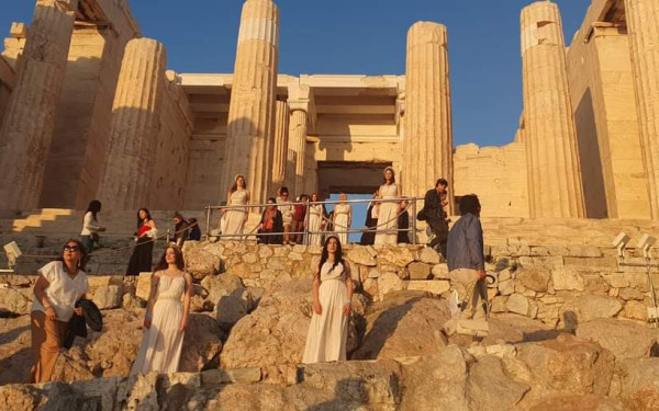 Αντιδράσεις για την... αρχαιοελληνική φωτογράφιση στην Ακρόπολη - Διατάχθηκε ΕΔΕ