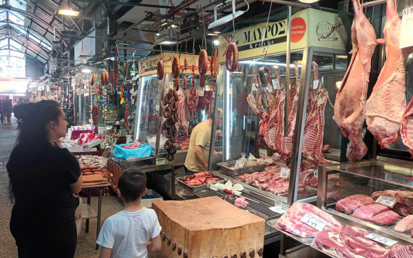 Θεσσαλονίκη - Καπάνι: «Αλμυρό» το αρνί, πεσμένη η κίνηση και φόβοι για νέες αυξήσεις