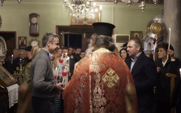 Ανάσταση στην Τήνο έκανε ο Κυριάκος Μητσοτάκης (φωτ.)