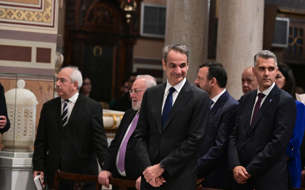 Άρωμα εκλογών για το φετινό Πάσχα: Πού θα περάσουν οι πολιτικοί αρχηγοί τις Άγιες μέρες