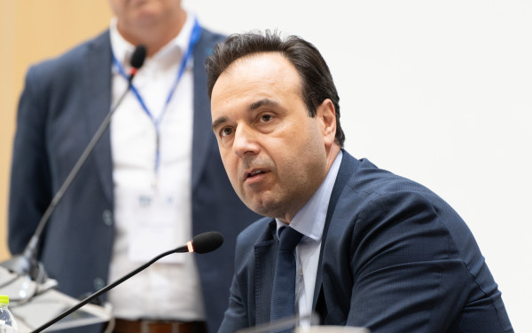 Δ. Παπαστεργίου: Την Τρίτη ανοίγει η πλατφόρμα για τη δήλωση του προσωπικού αριθμού (βίντεο)