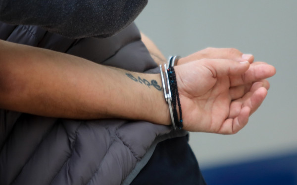 Σέρρες: Ανήλικος διαρρήκτης «χτύπησε» καταστήματα, σχολείο, αυτοκίνητο και μηχανή