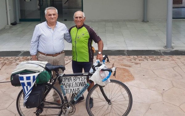 Γιαννιτσά: Επέστρεψε από τον 44ο γύρο της Ελλάδος ο 77χρονος ποδηλάτης, Γιάννης Ουζουνίδης