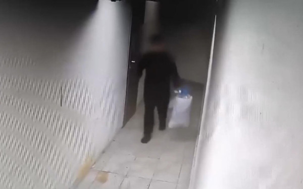 Βραυρώνα: Βίντεο ντοκουμέντο από τη στιγμή που ο πατέρας πετά το βρέφος στα σκουπίδια