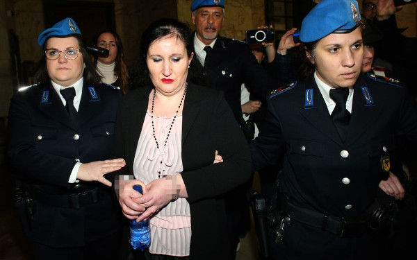 Ιταλία: Ισόβια στη μητέρα που παράτησε για μία εβδομάδα το μωρό της μόνο στο κρεβάτι με ένα μπιμπερό και ένα μπουκάλι νερό