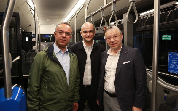 Χρ. Σταϊκούρας: Τα νέα ηλεκτρικά λεωφορεία κυκλοφορούν στους δρόμους της πρωτεύουσας