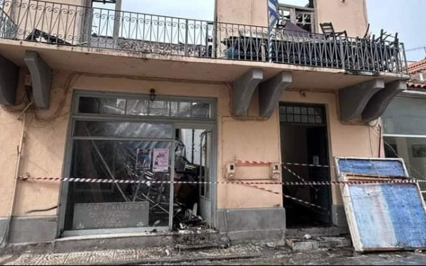 Μυτιλήνη: Κάηκε ολοσχερώς το Πνευματικό Κέντρο Καλλονής «Λέσχη Αρίσβη» -Στάχτη 6,5 χιλιάδες τόμοι σπάνιων βιβλίων