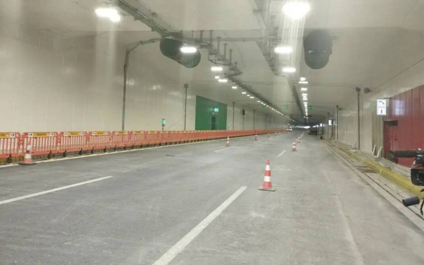 Σήραγγα Κατερίνης: Δόθηκε στην κυκλοφορία το ρεύμα προς Θεσσαλονίκη