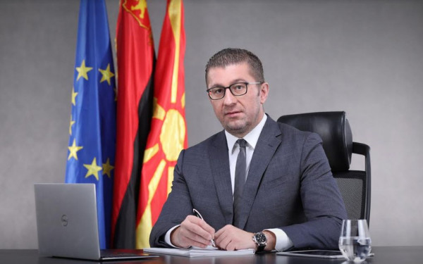 Κάνει και τον δυσαρεστημένο ο Μίτσκοσκι: Μιλά για «εμπόδια που είναι διμερή»