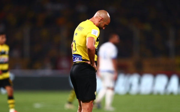Super League: H AEK έριξε τριάρα στη Λαμία, αλλά το «δώρο» δεν ήρθε από τη Θεσσαλονίκη (βίντεο)
