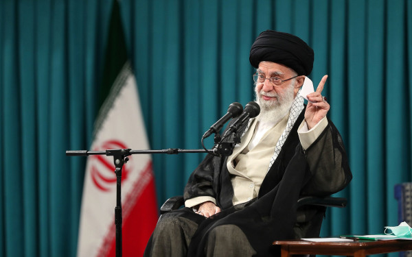 Ιράν: Ο Χαμενεΐ επικυρώνει τον διορισμό του Μοχαμάντ Μοχμπέρ ως προσωρινού προέδρου - Πενθήμερο εθνικό πένθος