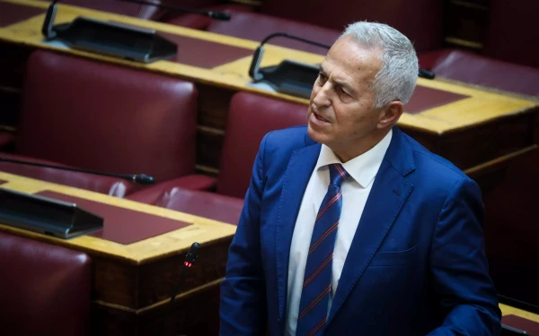 Άνω - Κάτω ο ΣΥΡΙΖΑ μετά τις δηλώσεις Αποστολάκη περί «μαύρων χρημάτων»