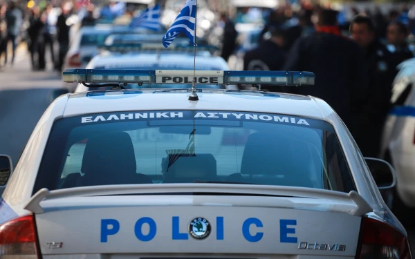 Αμφιλοχία: Φωτογράφιζε ανήλικα κορίτσια σε παραλία και συνελήφθη