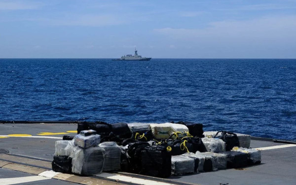 Το Πολεμικό Ναυτικό της Γαλλίας κατέσχεσε 2,4 τόνους κοκαΐνης ανοικτά της Μαρτινίκας