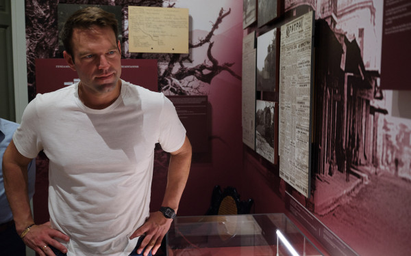 Στ. Κασσελάκης: Οι πολιτικοί πρέπει να είναι υπηρέτες, όχι Λουδοβίκοι