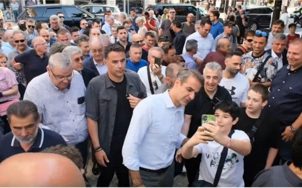 Ιωάννινα: «Πάγια διαδικασία εδώ και δεκαετίες» λέει η ΕΛΑΣ για τον έλεγχο των τροφίμων σε εκδήλωση που συμμετείχε ο πρωθυπουργός