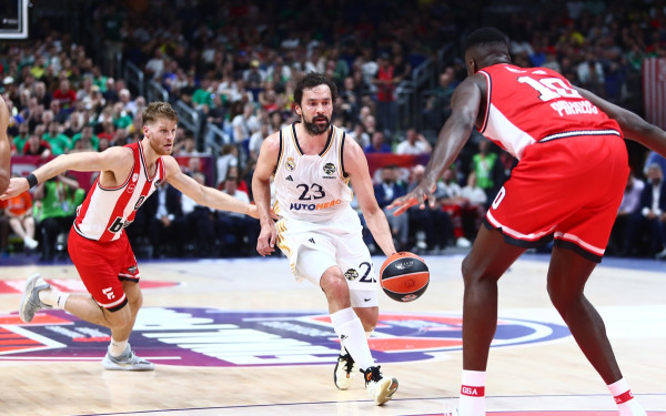 Μπάσκετ: Η Ρεάλ υπέταξε τον Ολυμπιακό και θα αντιμετωπίσει τον Παναθηναϊκό στον τελικό της Euroleague