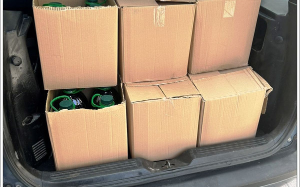 Θεσσαλονίκη: Συνελήφθη 52χρονος με 35 δοχεία αμφιβόλου ποιότητας ελαιόλαδο - Τα μεταπωλούσε σε διπλάσια τιμή (φωτ.)