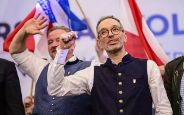 Ευρωεκλογές 2024: Ιστορική νίκη για την ακροδεξιά στην Αυστρία - Έλαβε 25,7% των ψήφων