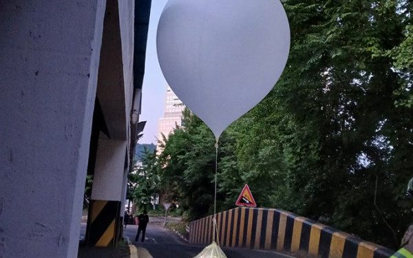 Η Βόρεια Κορέα τερματίζει «προσωρινά» την αποστολή μπαλονιών με ακαθαρσίες στην Νότια Κορέα (βίντεο)