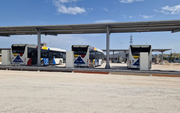 Χρ. Σταϊκούρας: Στους δρόμους της Θεσσαλονίκης 110 ηλεκτρικά λεωφορεία μέχρι μέσα Ιουνίου (φωτ.)