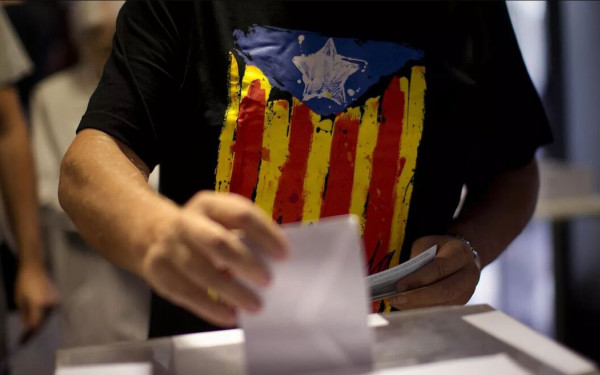 Ισπανία: Ισχνό προβάδισμα για το Λαϊκό Κόμμα έναντι των Σοσιαλιστών στις ευρωεκλογές