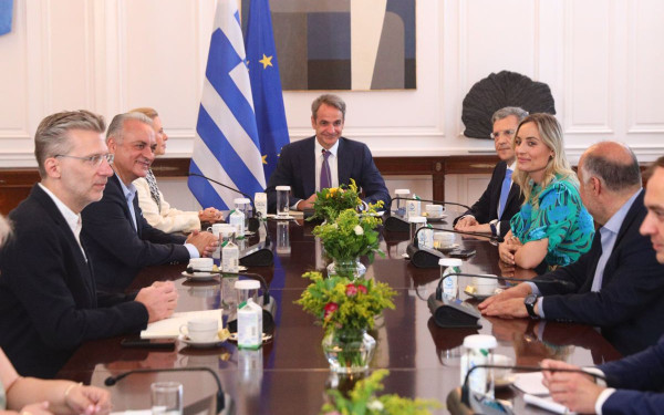 Στο Μαξίμου οι νεοεκλεγμένοι ευρωβουλευτές της ΝΔ - Συνάντηση με Μητσοτάκη (φωτ.)