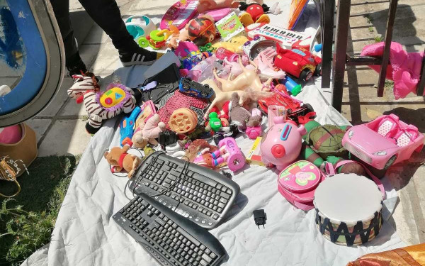 Θεσσαλονίκη: Οκτώ συλλήψεις για παρεμπόριο σε λαϊκές την περασμένη εβδομάδα - Κατασχέθηκαν σχεδόν 1.600 προϊόντα (φωτ.)