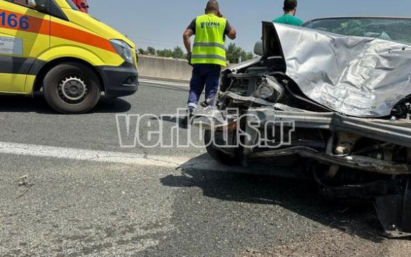 Βέροια: Σοβαρό τροχαίο στον κόμβο Νησελίου - Μια νεκρή και 3 τραυματίες (βίντεο, φωτ.)