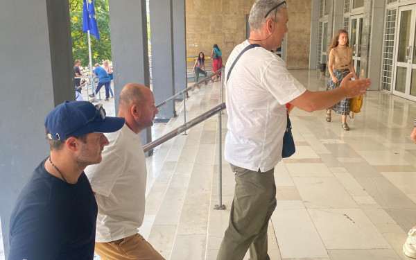 Προθεσμία για να απολογηθεί πήρε ο 41χρονος από τα Μάλγαρα που παρέσυρε με το ΙΧ του την πρώην σύζυγό του και την απείλησε