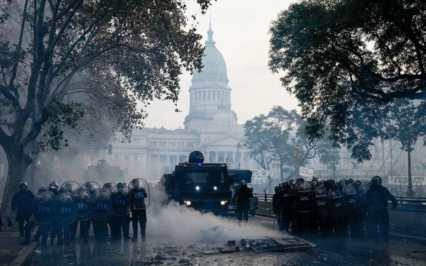 Αργεντινή: Το κοινοβούλιο ενέκρινε οριστικά τις οικονομικές μεταρρυθμίσεις του προέδρου Μιλέι